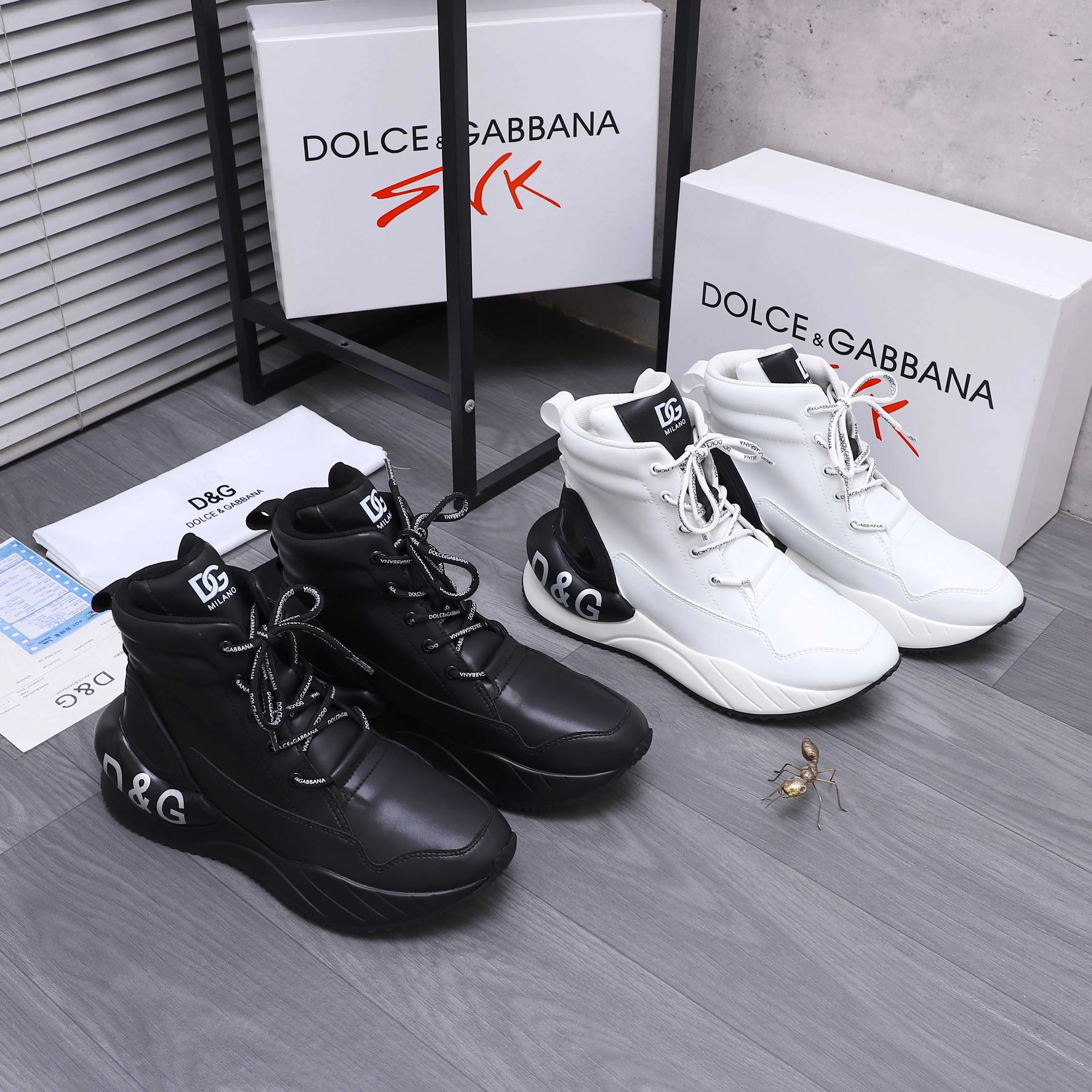 Men's shoes 💰p540 Product trademark: DG (Dolce & Gabbana) high-top casual shoes for couples. Regular size: 36-46 (45.46 is custom-made and non-returnable) Product materials: Selected cowhide stitching upper, mesh lining, cowhide insole, rubber outsole
